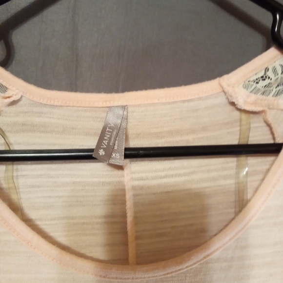 Vanity Pink long sleeve lace shoulders and scrunched sleeves - Picture 3 of 5